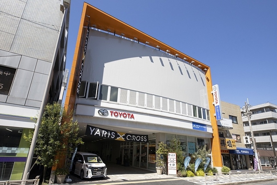 金沢文庫店(旧:トヨタカローラ横浜金沢店) (2)